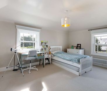 A beautifully presented period property in a prestigious private pa... - Photo 6