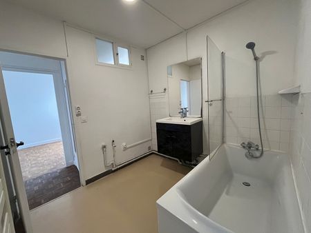 Location Appartement 3 pièces 65m² - Photo 3