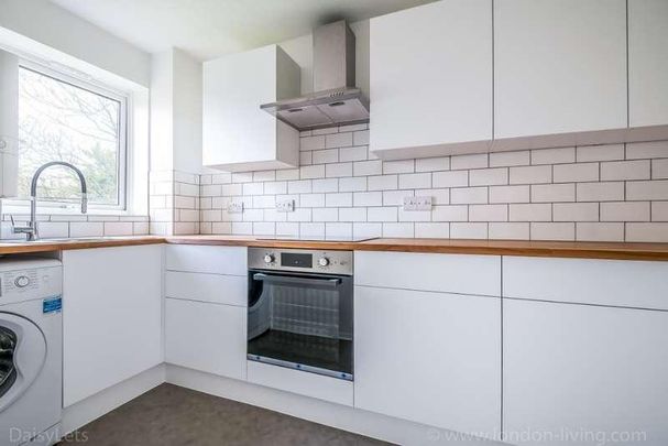 Wood Vale, Forest Hill, London, SE23 - Photo 1