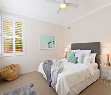 Stylish Contemporary Villa-Style Apartment - Photo 1