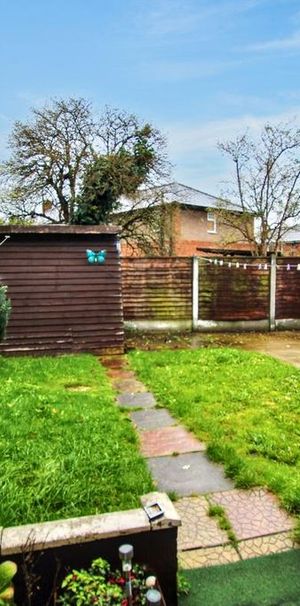 3 bedroom end of terrace house to rent - Photo 2