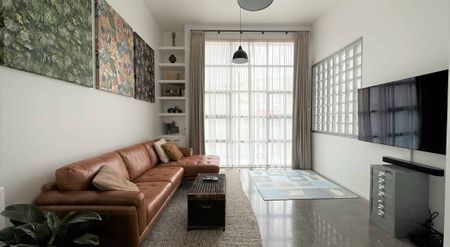 Chic city living - Photo 3