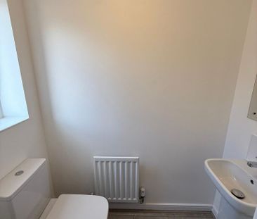 3 bedroom terraced house to rent - Photo 6