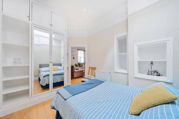 3 bedroom mews to rent - Photo 1
