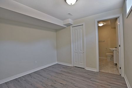 For Lease - 279 Nashville Circle Unit# 2, Hamilton, Ontario - Photo 2