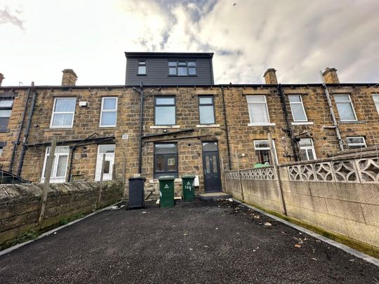 Slaithwaite Road, Dewsbury - Photo 1