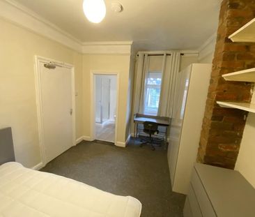 1 bedroom in a house share to rent - Photo 1