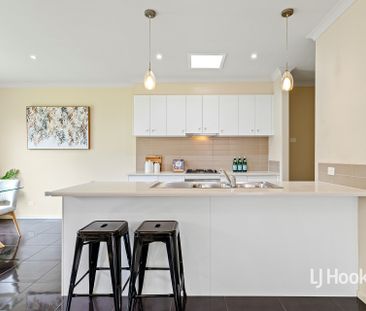 30 Crossway Avenue, Tarneit VIC, Belconnen - Photo 2