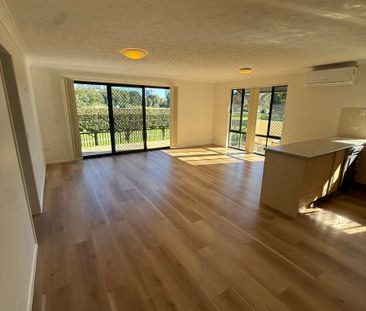 Light and airy ground floor Unit just a few minutes walk into Coola... - Photo 1