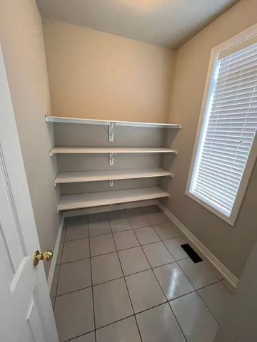 For Lease - 1137 Quick Street, Newmarket, Ontario - Photo 2