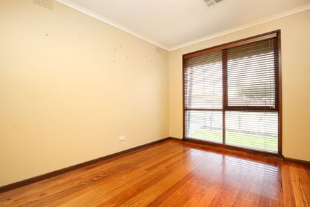 Spacious and Bright 3-Bedroom Home in Epping - Photo 5