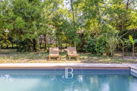 VILLA « COURBINE » AVEC PISCINE, À PROXIMITÉ DU GOLF ET DES PLAGES OCÉANES À ARCACHON - CAPACITÉ 12 PERSONNES - Photo 2