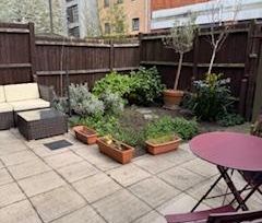 Friendly Home for Weekday Let - Photo 1