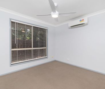 Quiet Cul-De-Sac Four Bedroom Home - Photo 6