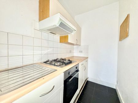 1 bedroom flat to rent - Photo 3