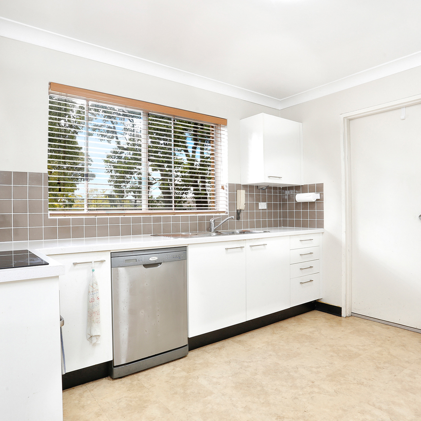 Stylish 2 Bed Home in Prime Penshurst Location - Photo 1