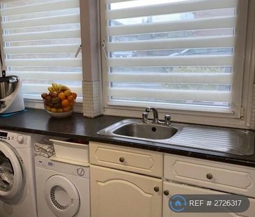 2 bedroom end of terrace house to rent - Photo 6