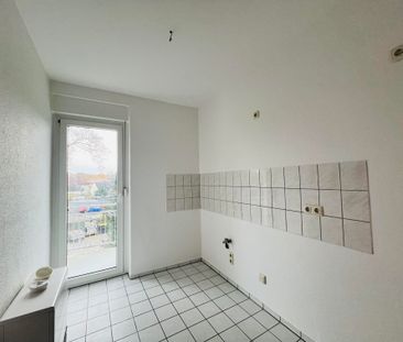 Frisch renoviert, ruhig und idyllisch gelegen und mit Balkon! - Photo 3