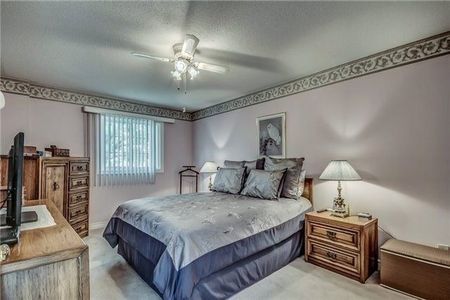 For Lease - 47 Hartnell Square, Brampton, Ontario - Photo 2