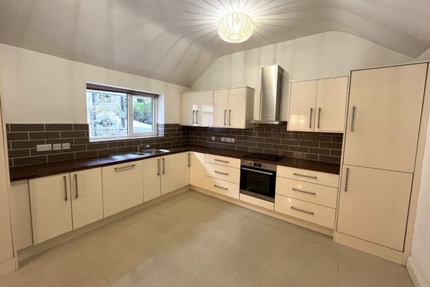 Station Road, Amersham, Buckinghamshire,HP7 - Photo 1