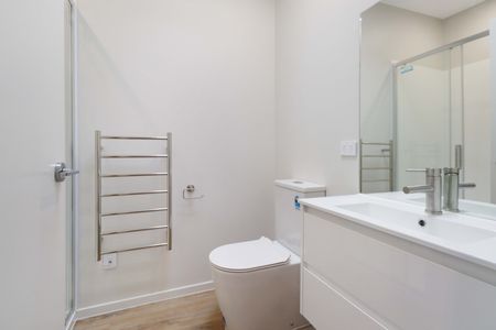 Central Hutt Living - 1 week free rent - Photo 3