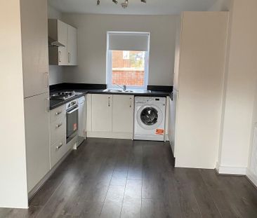 3 bedroom semi-detached house to rent - Photo 5