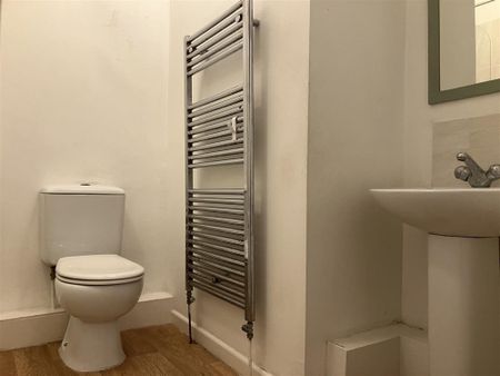 The Square, Wiveliscombe - Photo 5