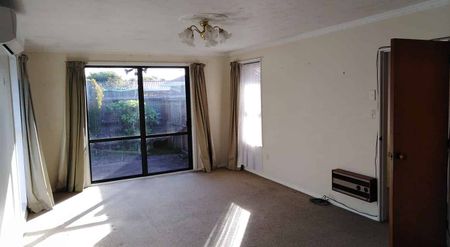 Sunny Private 2 Bedroooms lounge sheds glasshouse - Photo 2