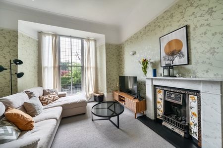 3 bedroom flat to rent - Photo 2