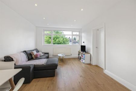 4 bedroom flat to rent - Photo 4