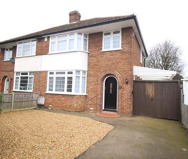 3 bedroom semi-detached house to rent - Photo 2