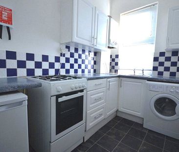 28 Crescent Park, Heaton Norris, Stockport, Manchester, SK4 2HT - Photo 3