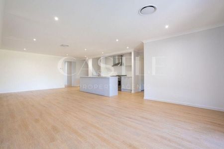 Executive Home In Ormeau, Four Beds, Two Living Areas, Study, Ducted Air, Huge Block - Photo 4