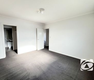 FAMILY HOME IN GREAT LOCATION - Photo 3
