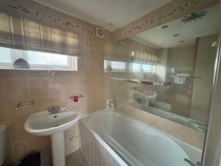 10d Lesley Heights, Greenisland, Carrickfergus, BT38 8TB - Photo 4