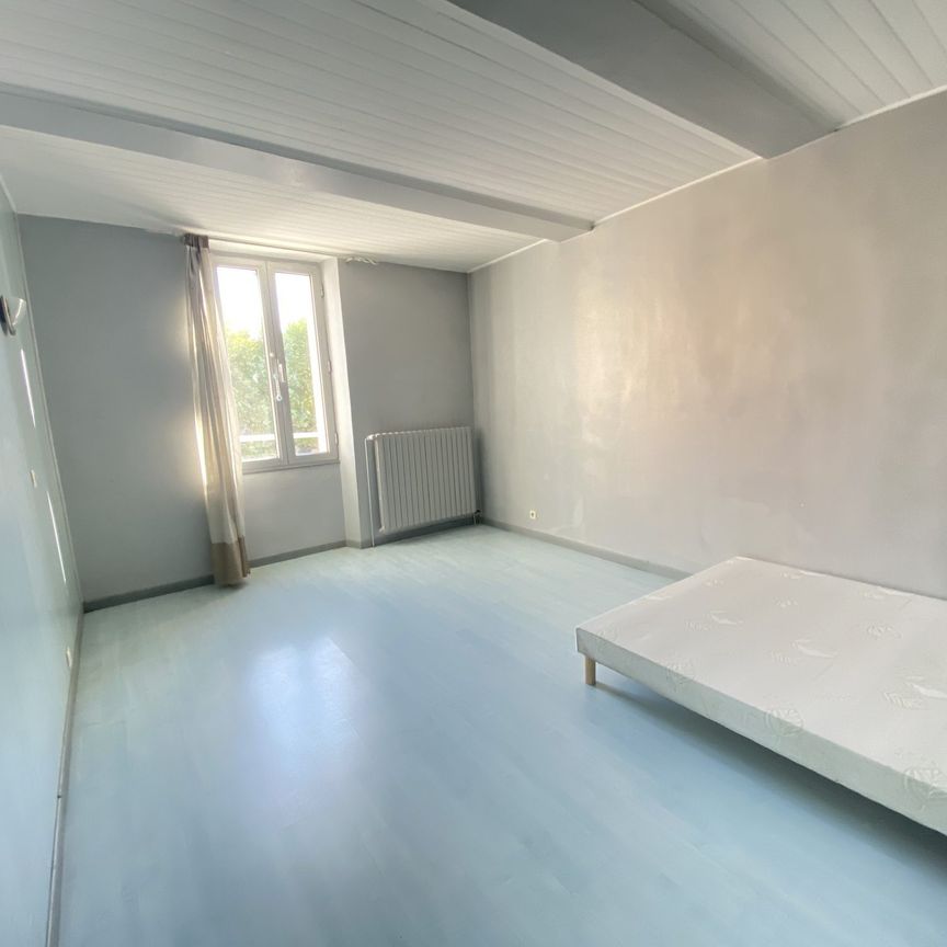 Location Appartement 4 pièces 90m² LORGUES 83510 - Photo 1