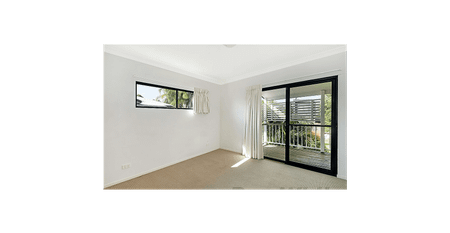 Peaceful three-bedroom townhome offers a relaxed lifestyle with exceptional convenience - Photo 2