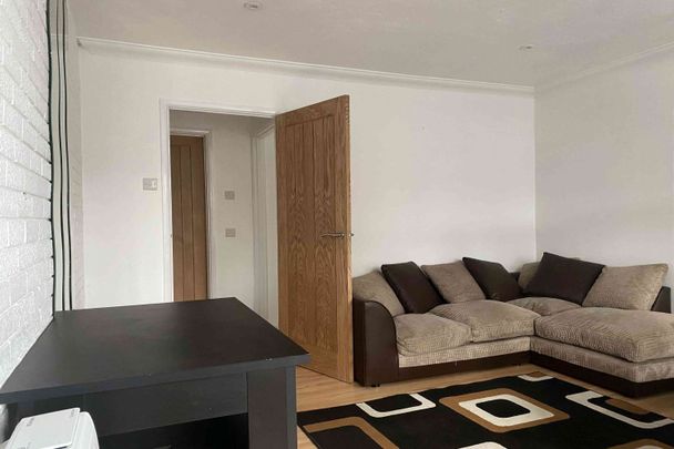Studio Flat / Apartment - Photo 1