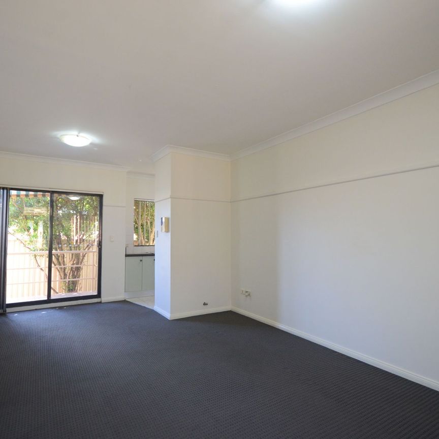 Spacious & Modern 3 Bedroom Villa!! - Photo 1