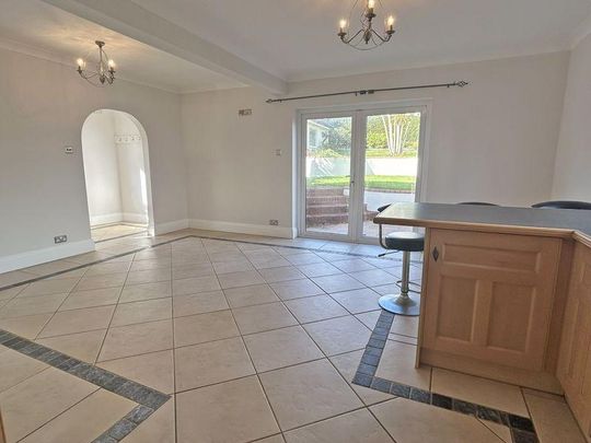 5 bedroom detached house to rent - Photo 1