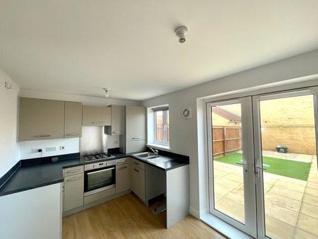 2 bedroom terraced house to rent - Photo 4