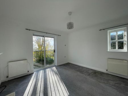 4 bedroom end of terrace house to rent - Photo 2