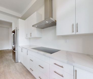For Lease - 105 Halldorson Avenue, Aurora, Ontario - Photo 3