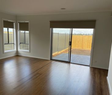 Where Style Meets Serenity - Your Next Chapter Awaits - Photo 1