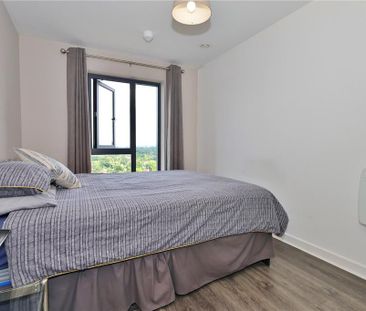 2 bedroom penthouse to rent - Photo 4