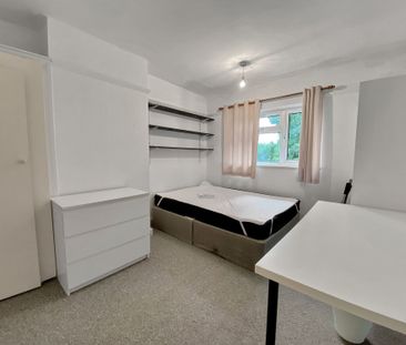 Ground Floor Front Room, 47 Gipsy Lane, Oxford OX3 7PT - Photo 2