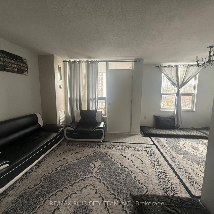 909 10 Edgecliff Golfway - Photo 1