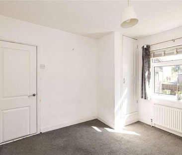 London Road, Sittingbourne, Kent, ME10 - Photo 5