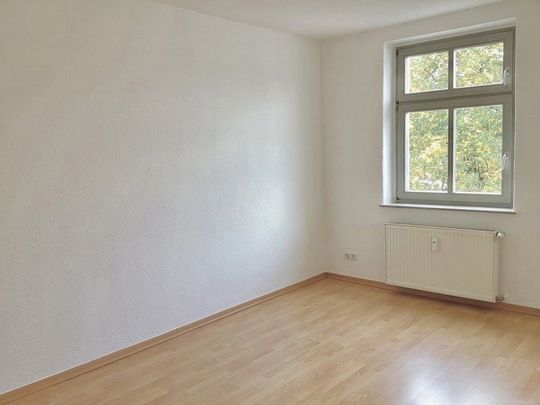 renovierte 3-Zimmer Wohnung im Dachgeschoss sofort verfügbar - Photo 1