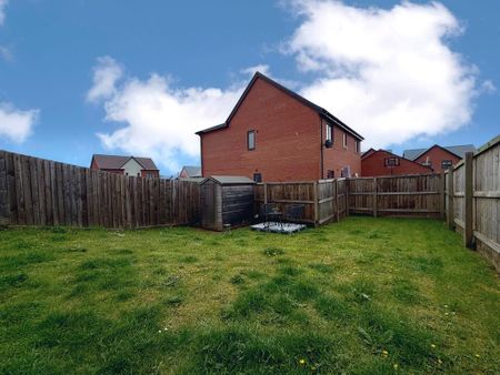 2 bedroom semi-detached house to rent - Photo 4